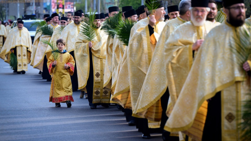 Procentul românilor care se considersă persoane religioase a ajuns la 85%, în timp ce 14% spun că nu sunt religioși, iar 1% nu știu sau nu răspund, arată un sondaj realizat de INSCOP Research.