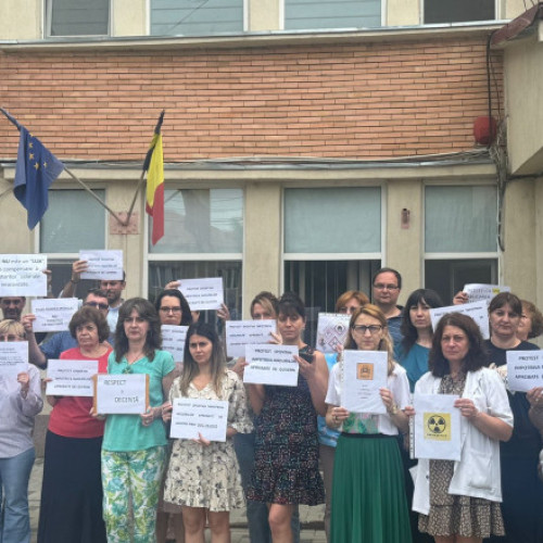 protest al sindicaliștilor din casele judetene de pensii din mai multe judete și din București