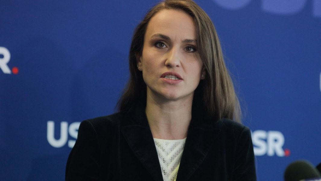 ministrul de externe, Oana Toiu, susține introducerea taxelor pentru anumite servicii consulare
