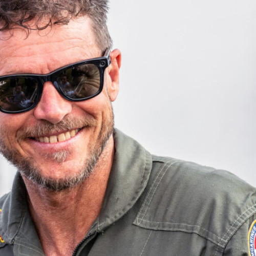 Felix Baumgartner, legendar parașutist și pilot de stunturi extreme, a murit recent într-un accident de parapantă la vârsta de 56 de ani. Tragedia s-a produs pe coasta Adriaticii, în localitatea Porto Sant'Elpidio, informează krone.at. Potrivit mărturiilor echipelor de salvare, el zbura cu parapanta cu motor atunci când a pierdut brusc controlul, din cauza unui disconfort neașteptat. În timpul căderii, el s-a izbit de o piscină a unui hotel și a decedat pe loc. În timpul incidentului, a lovit și un angajat al hotelului, ce a fost transportat de urgență la spital cu leziuni la gât.