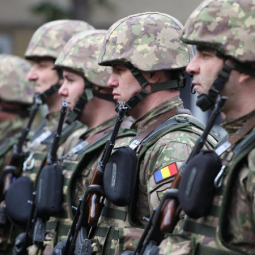 Numărul militarilor din România a crescut pentru prima dată în ultimii ani, cu 6.000 de persoane, informează Digi24. În prezent, armata are aproximativ 70.000 de cadre militare, însă planurile de apărare prevăd un număr ideal între 120.000 și 130.000 de militari. Potrivit sursei, această creștere este determinată în mare parte de majorarea salariilor militarilor, ceea ce a motivat tot mai mulți tineri să aleagă cariera militară, chiar și în contextul riscului de conflict.