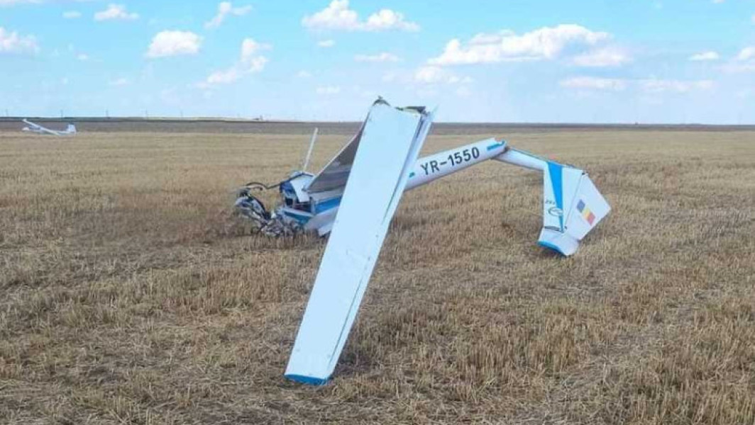 Planor prăbușit pe câmp în județul Olt, pilot decedat