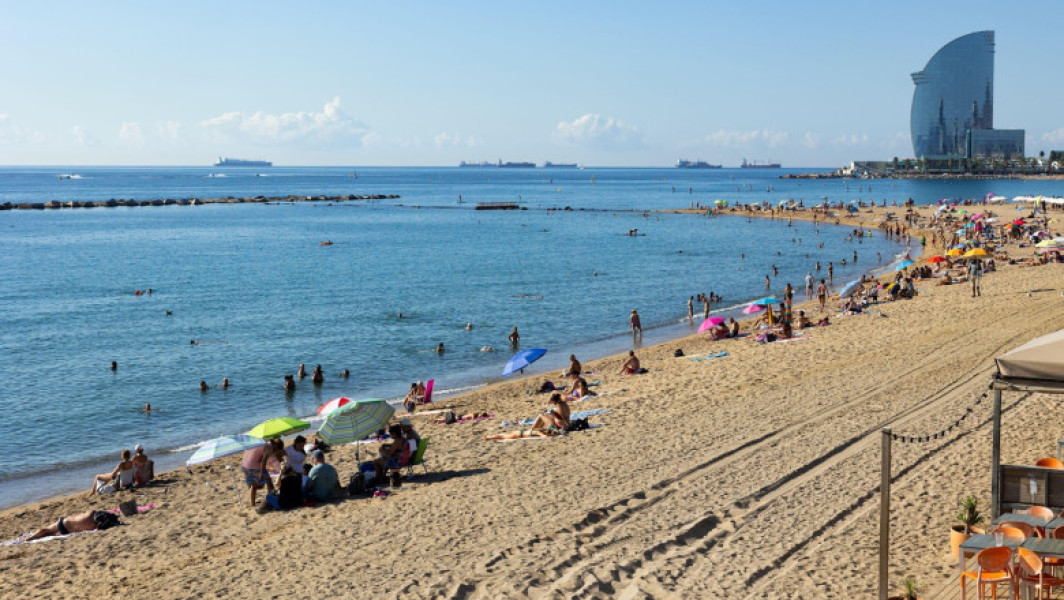 Spania introduce reguli mai stricte pentru turisti în 2025 pentru a proteja mediul și a controla numărul mare de vizitatori