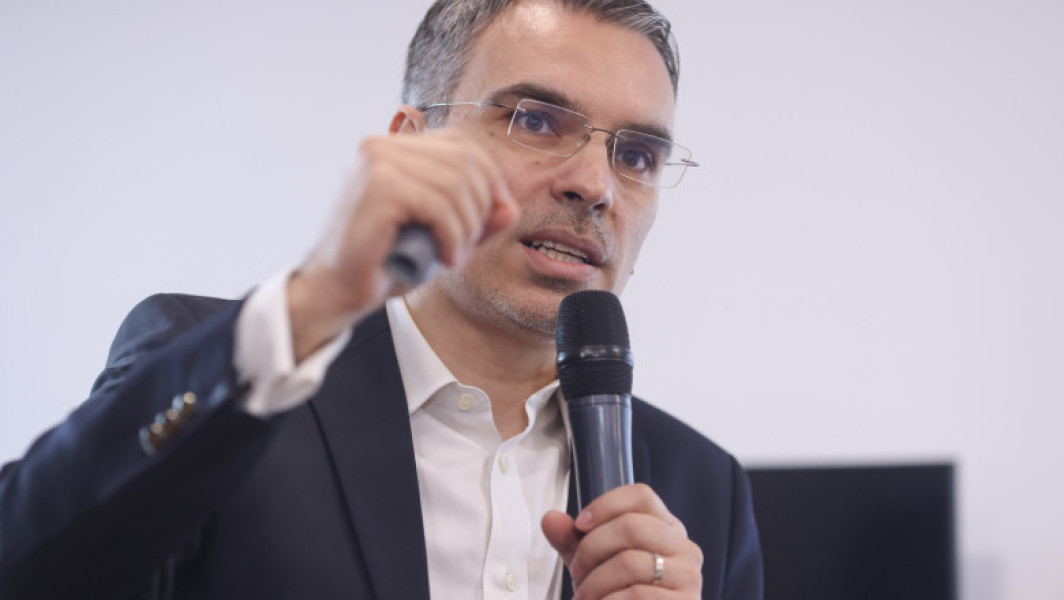 Nostalgia față de regimul comunist în rândul românilor: de ce percepția este distorsionată
