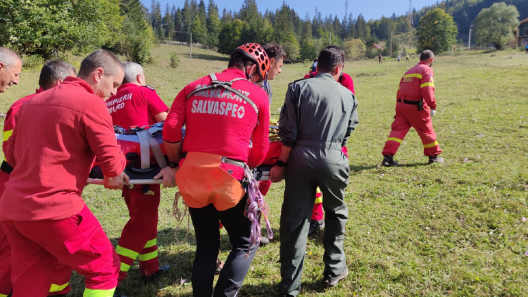 Bărbat rănit după ce a căzut în Prăpăstie în zona Cimpa