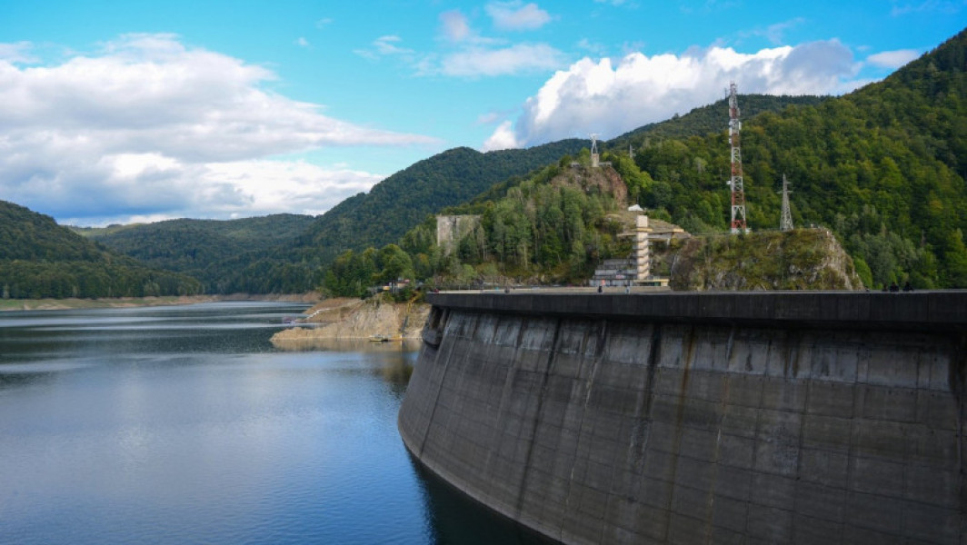 hIDROELECTRICA porneste prima etapa a golirii controlate a acumularii vidraru pentru retehnologizare majoră