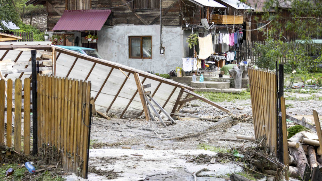 Ministra mediului vizită în zona afectată de inundatii din județul Suceava