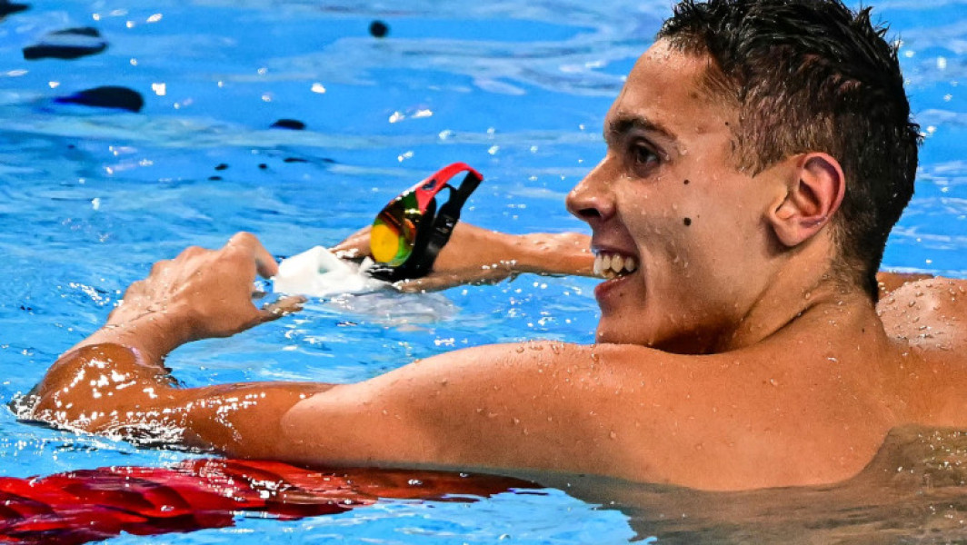 David Popovici devine primul sportiv din lume care câștigă de două ori titlul mondial la 100 m și 200 m liber