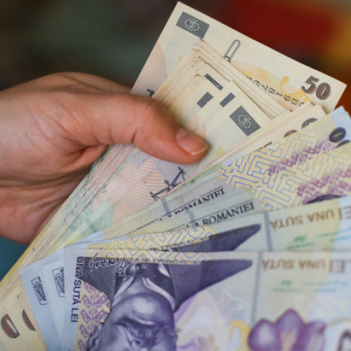Începând cu 1 august 2025, intră în vigoare prevederile Legii nr. 141/2025 privind anumite măsuri fiscal-bugetare, care introduc contribuția de asigurări sociale de sănătate (CASS) de 10% pentru pensiile ce depășesc suma de 3.000 de lei. Potrivit sursei digi24.ro, această măsură se aplică inclusiv pensiilor administrate privat din Pilonul II, precum și pensiilor facultative din Pilonul III.