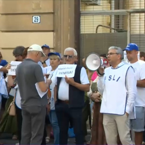 Proteste ale profesorilor în ziua în care a intrat în vigoare primul pachet fiscal