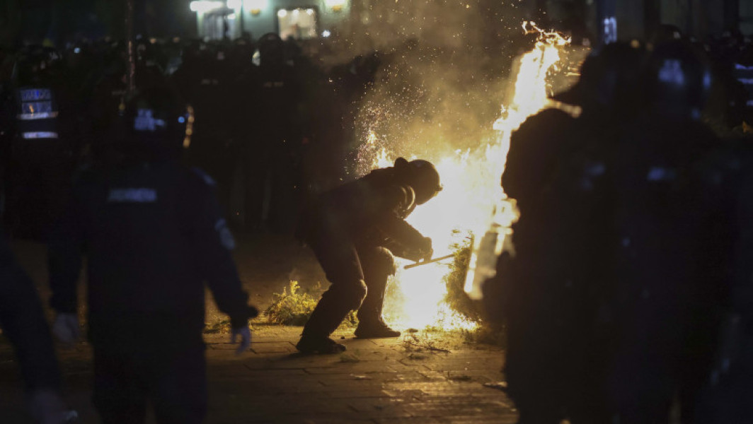 Mai multe persoane, trase în judecată pentru violențele de la sediul BEC