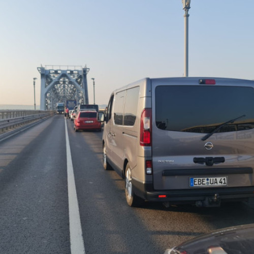Aglomeratie pe DN 5 Giurgiu - Ruse din cauza lucrărilor pe podul peste Dunare