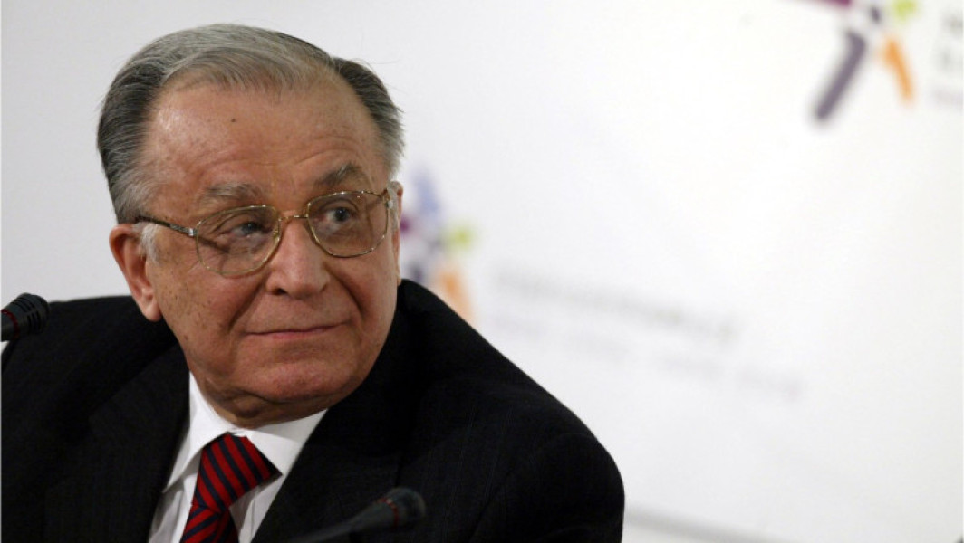 Ion Iliescu, primul președinte al României după căderea regimului comunist, a decedat marți, la vârsta de 95 de ani, anunță digi24.ro. Potrivit sursei, Iliescu a condus țara în trei perioade diferite: inițial ca lider al Consiliului Frontului Salvării Naționale (1989-1992), după Revoluție, apoi ca președinte ales (1992-1996 și 2000-2004).