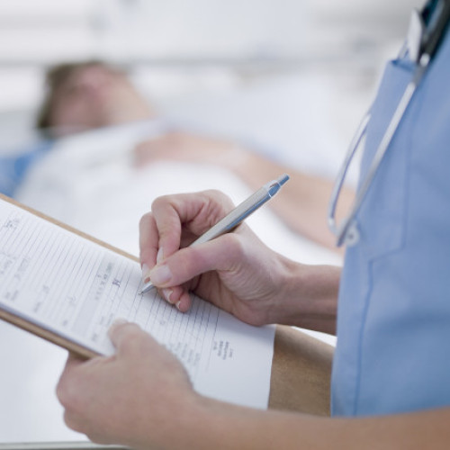 Ce trebuie să știe persoanele neasigurate despre serviciile medicale și costuri