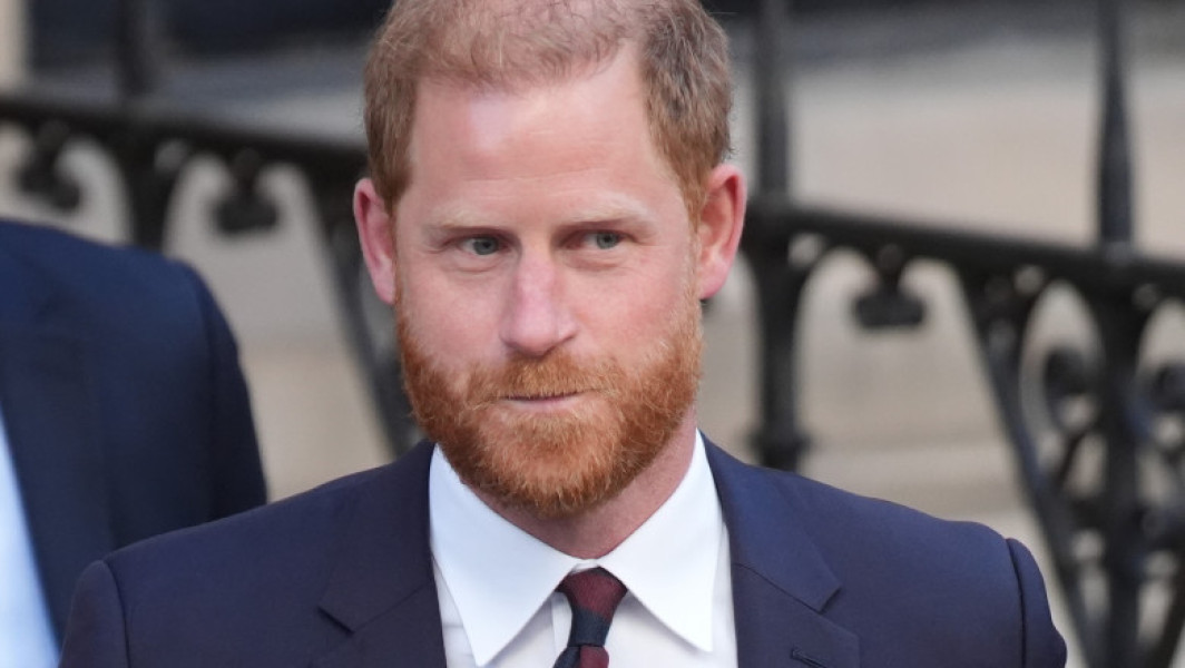 prințul Harry, exonerat de acuzatii de hartuire de agenția britanică de reglementare a asociațiilor