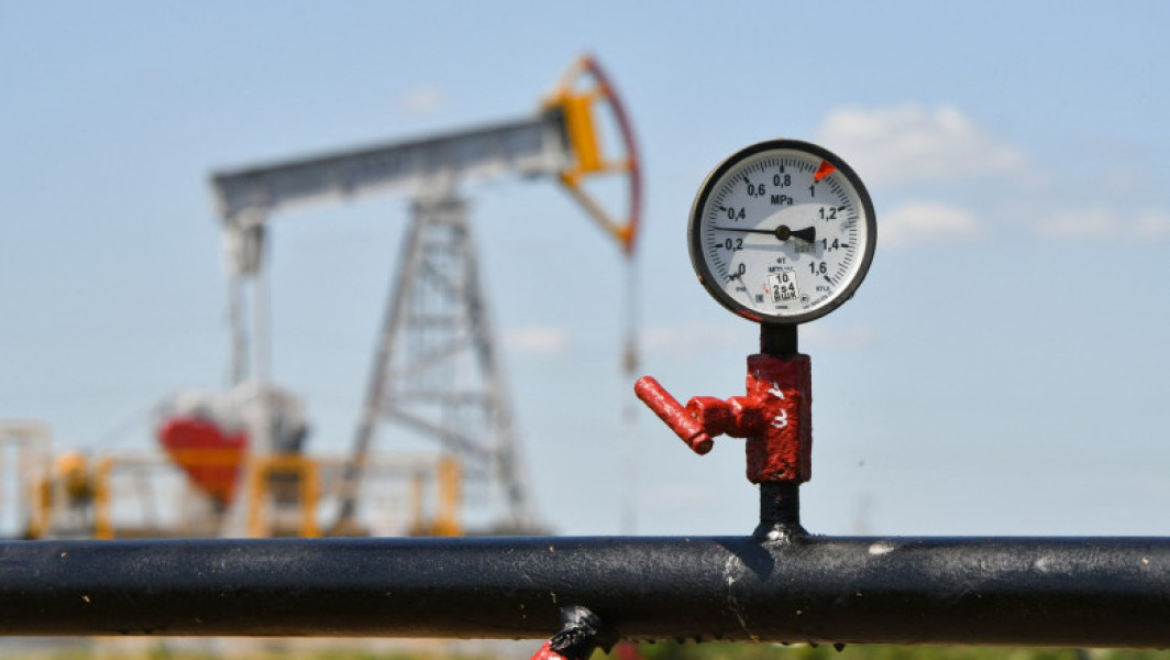 Rusia redirecționează livrările de petrol către China după noile tarife impuse de Trump