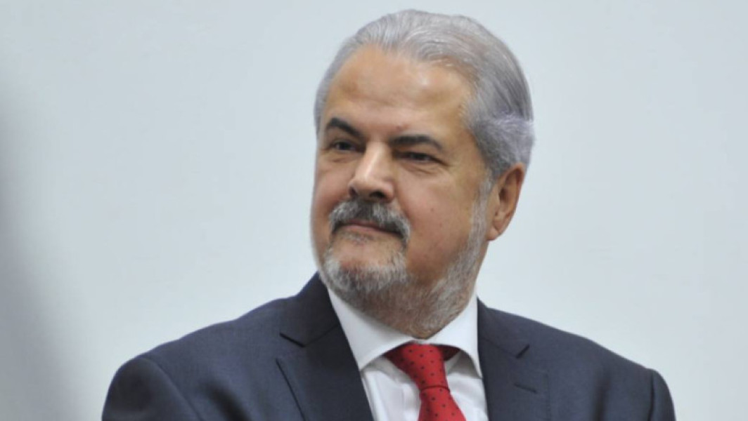 Adrian Năstase critică modul în care au fost organizate funeraliile fostului președinte