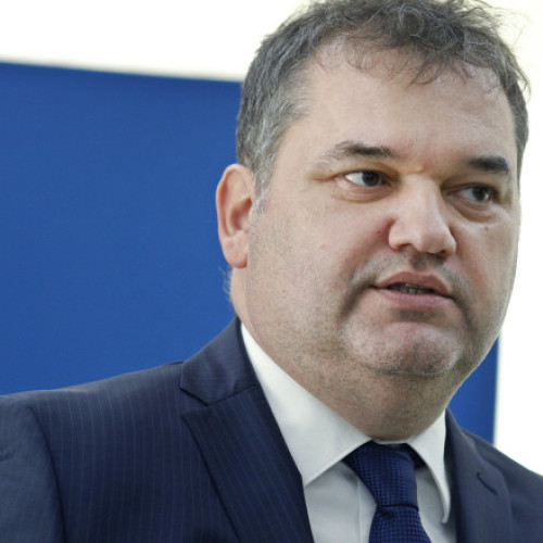 reducerea a peste 40.000 de posturi în administrația locală, o economie de 2,2 miliarde de lei pe an