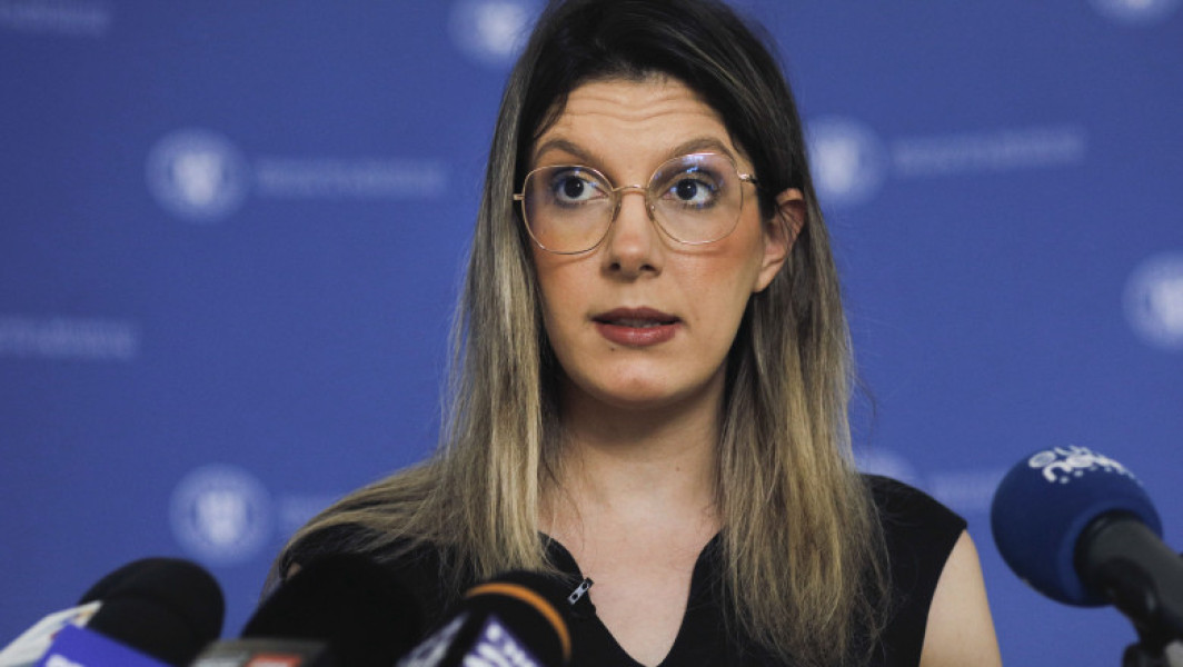 ministrul Mediului, Diana Buzoianu, afirmă că reprezentanții USR sunt „suta la suta aliniați” cu condițiile PSD referitoare la eliminarea privilegiilor și pensiilor speciale, anunțate de Sorin Grindeanu, pentru a rămâne în coaliție. Ea a menționat și motivul disputei dintre cele două partide, legat de funeraliile fostului președinte Ion Iliescu.