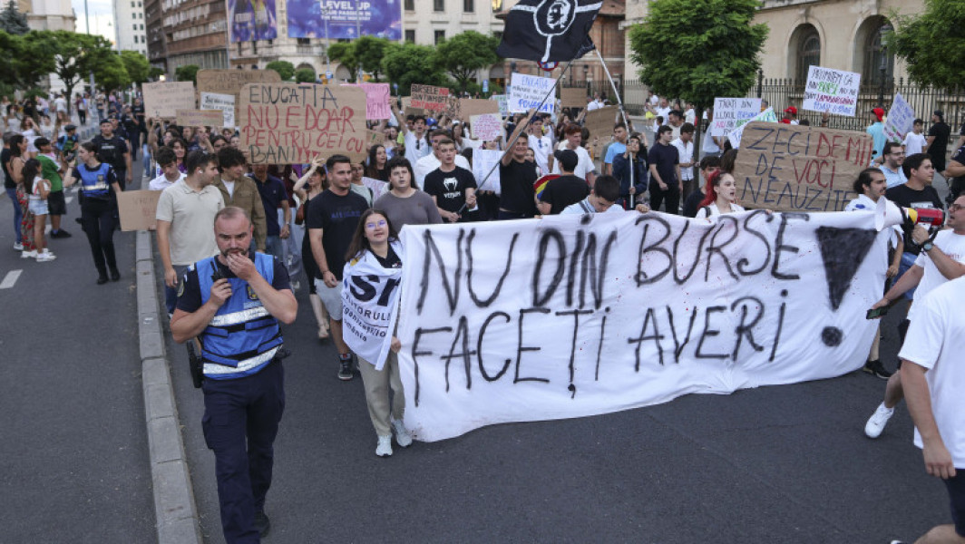 Analyză a ANOSR subliniază problemele sistemului de burse pentru studenți din România