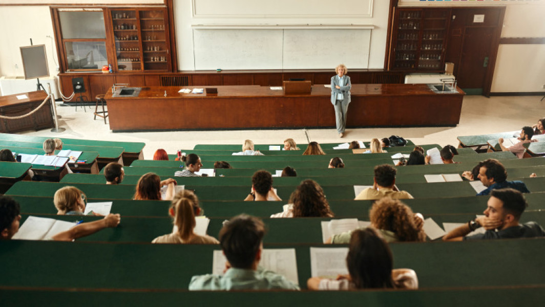 startul anului universitar 2025-2026 în România: date și structuri diferite pentru universități