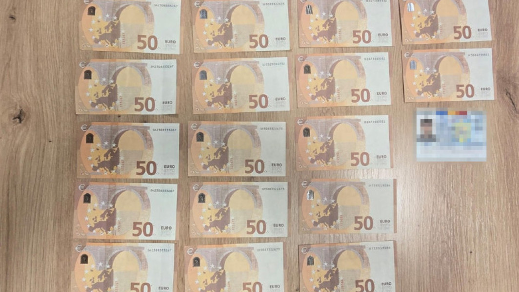 Video Bărbat prins cu bani falși pe Aeroportul Henri Coandă. Ce voia să facă cu sutele de euro