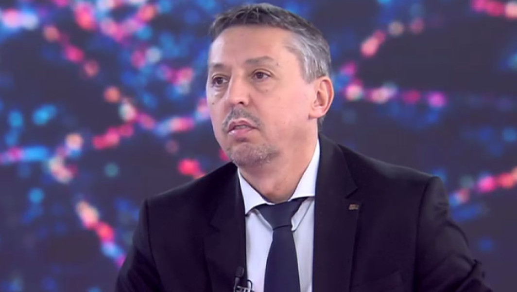 Exclusiv Sfatul ministrului Daniel David pentru părinți: „Să își ducă luni copiii la școală”. Ce spune despre „esența” profesiei de dascăl