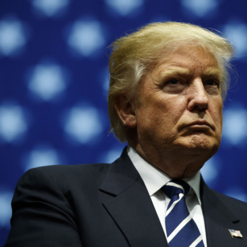 Donald Trump anunță taxe vamale majorate pentru medicamente, camioane și mobilă