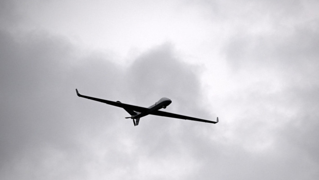 Drone suspecte survolează cea mai mare bază aeriană din Danemarca