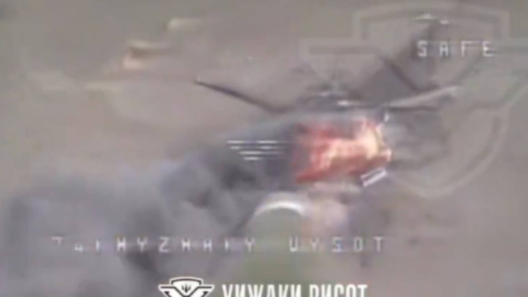 Ucrainenii au distrus un elicopter Mi-8 rus cu o dronă FPV ieftină
