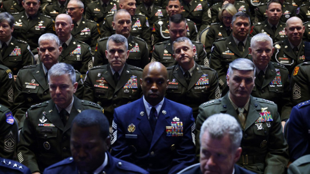 Donald Trump avertizează că va concedia liderii militari care nu îi plac