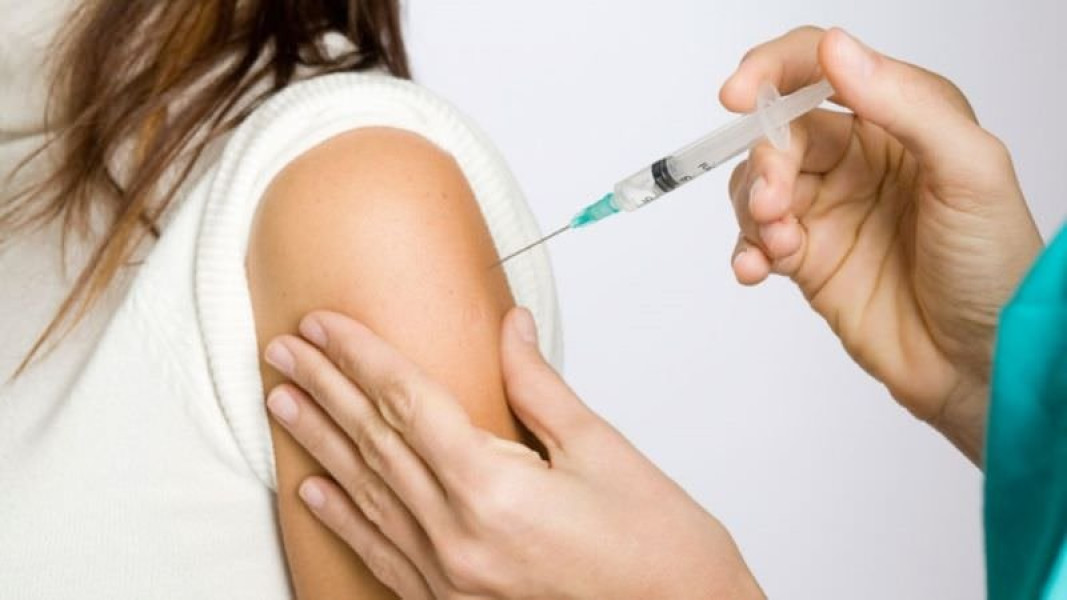 Vaccinarea gratuită anti-HPV extinsă până la 26 de ani în România