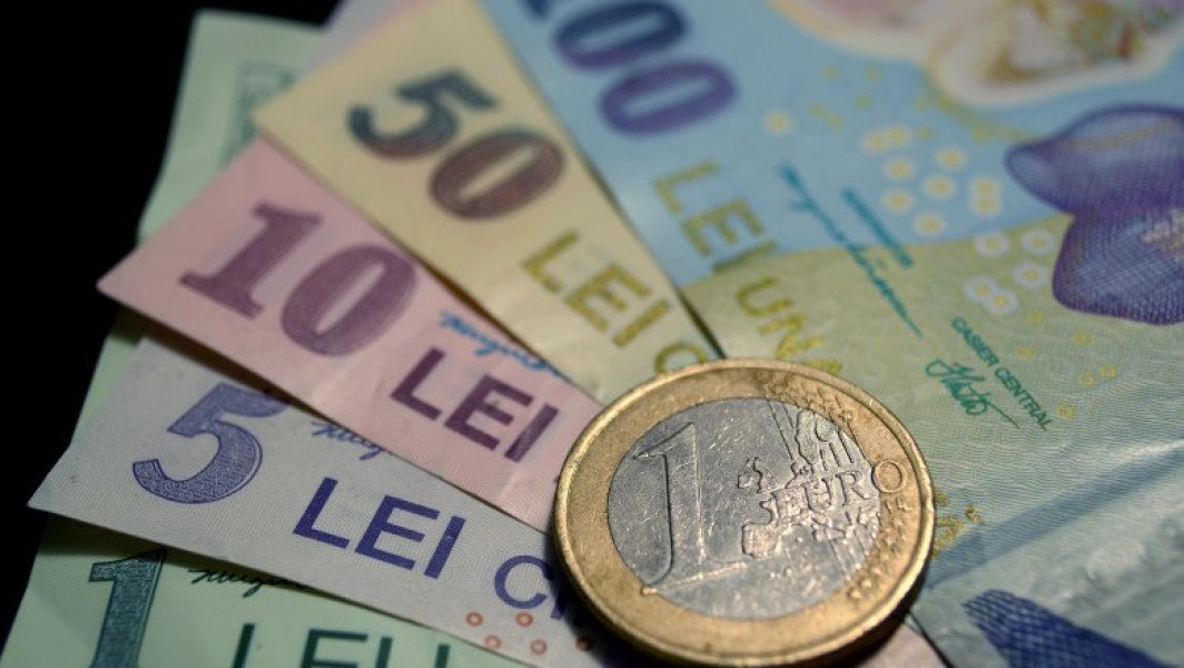 Leul s-a apreciat față de euro, dar a pierdut teren în fața dolarului și francului