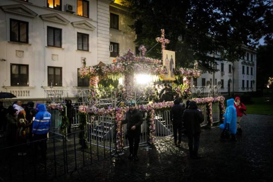Iașul, între tradiție și brand: Sfânta Parascheva ca simbol al credinței și bunătății