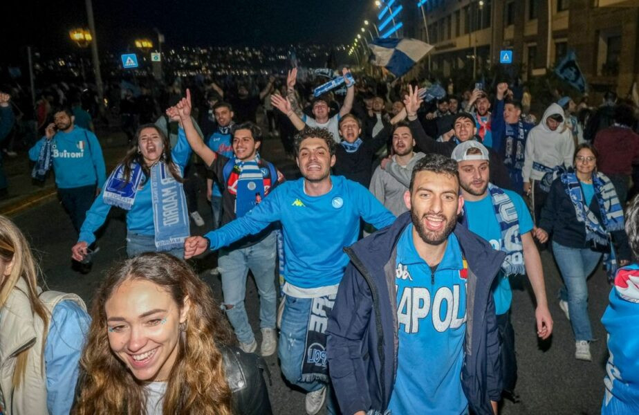 Arestări multiple ale suporterilor lui Napoli înainte de meciul cu PSV Eindhoven