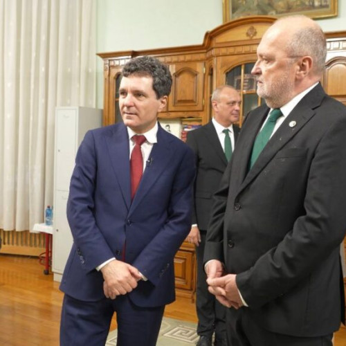 Președintele Nicușor Dan a vizitat echipa care dezvoltă o inimă artificială la UMF Iași