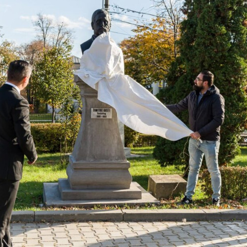 Universitatea „Alexandru Ioan Cuza” a omagiat sociologul Dimitrie Gusti la conferință