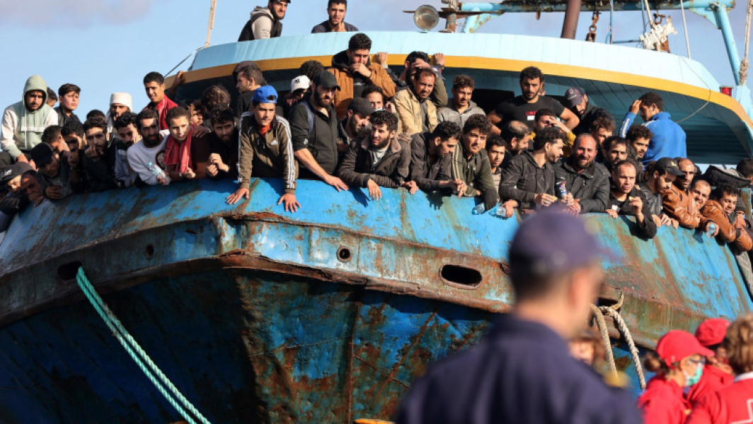 Migranții vin pe o nouă cale în Europa: Insulele grecești Creta și Gavdos sunt bombardate de solicitanți de azil din Libia