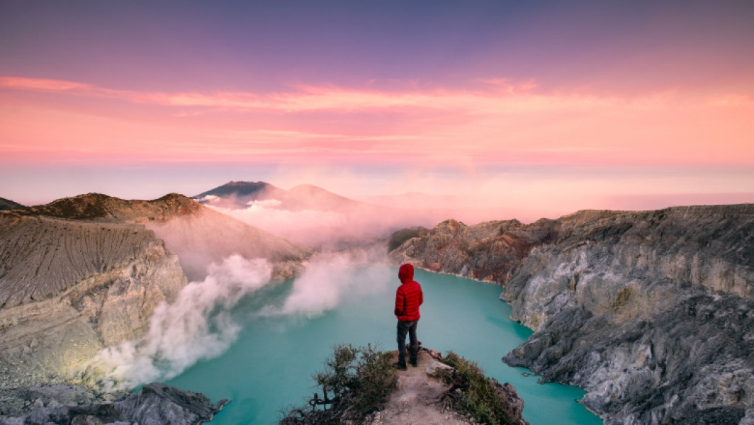 Turist Chineseză Moartă în Încercarea de a Face un Selfie în Indonezia