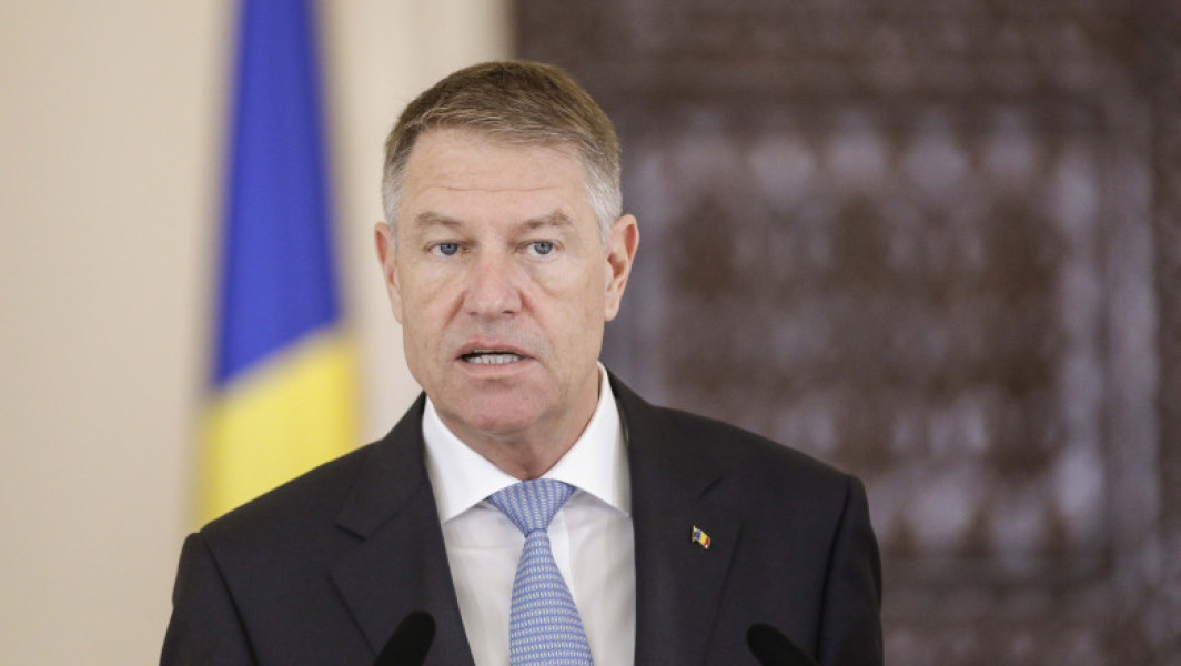 Klaus Iohannis se pensionează, catedra de fizică la Colegiul "Brukenthal" devine disponibilă după 27 de ani