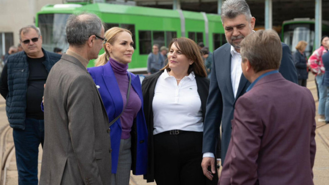 Ciolacu şi Firea au mers de 1 Mai la depoul Dudeşti din Capitală și le-au vorbit angajaților STB despre creșterea salariilor