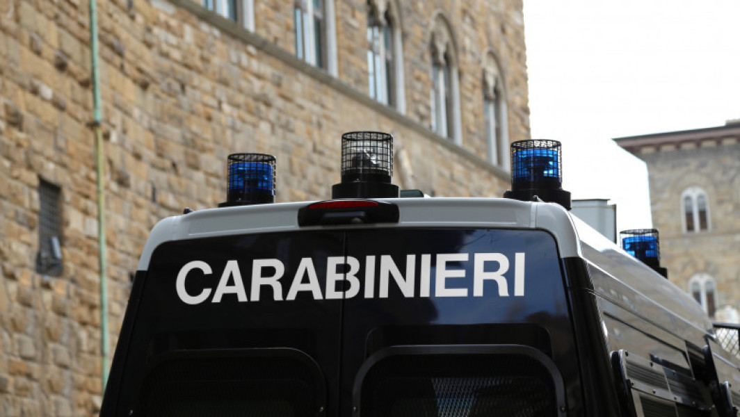 Români suspectați de jaf plănuit în detaliu au fost prinși de polițiștii italieni după ce un bărbat de 91 de ani din Parma a fost drogat și jefuit.