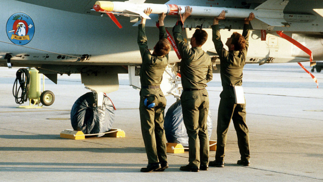 România va primi rachete AIM-9X Sidewinder de ultimă generație pentru avioanele F-16, decizie luată de SUA