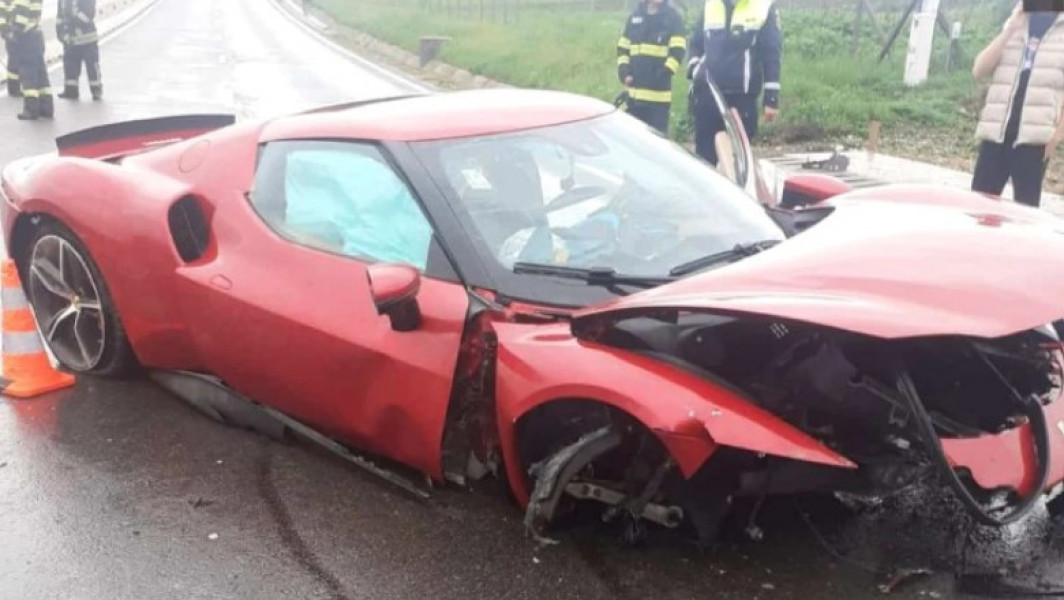 Accident grav în județul Cluj: Ferrari distrus și două persoane rănite