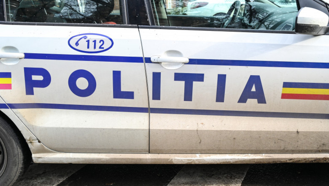 Un bărbat de 52 de ani găsit mort într-un autoturism în Bistrița: Polițiștii deschid anchetă pentru a stabili cauzele decesului