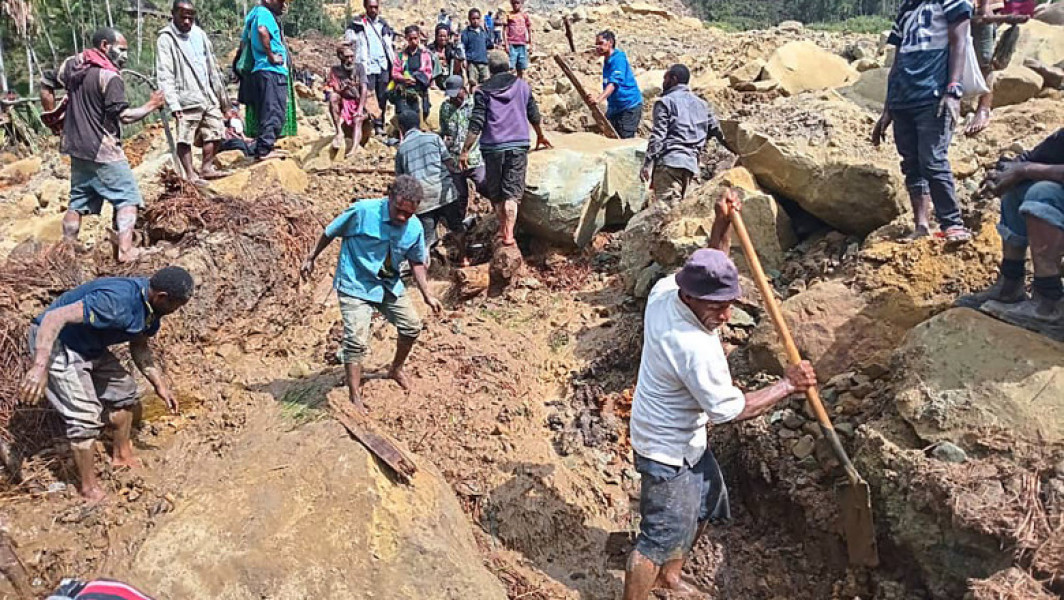 Tragedie în Papua Noua Guinee: Peste 2.000 de oameni îngropați de vii într-o alunecare de pământ masivă - Bilanțul victimelor crește și se ridică la 2.000 de persoane, iar șansele de salvare sunt mici