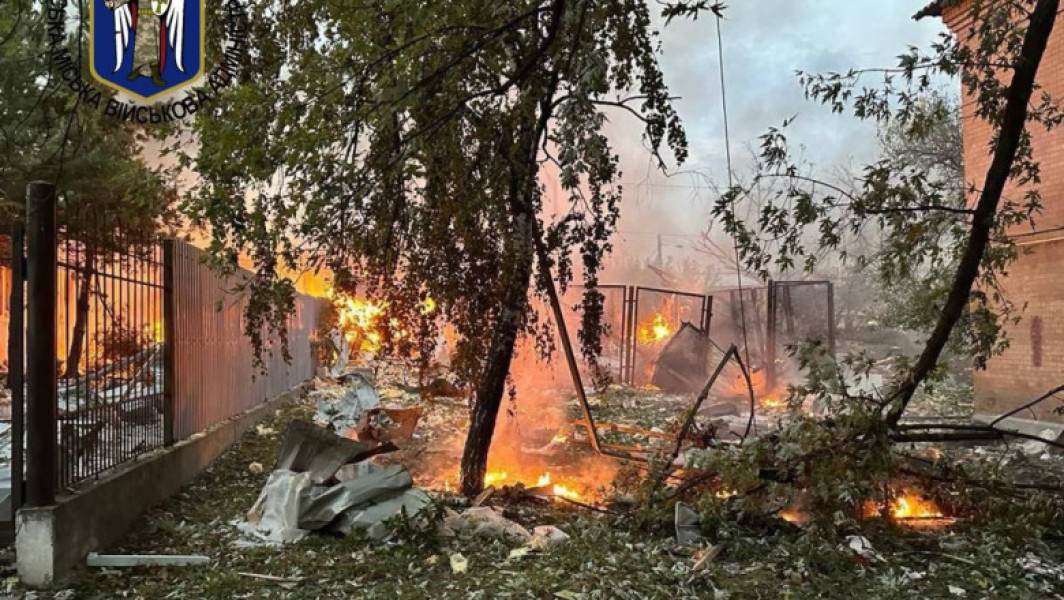 Rușii au atacat Ucraina cu drone Shahed și rachete. Trei morți și 16 răniți în Harkov, incendii în Kiev