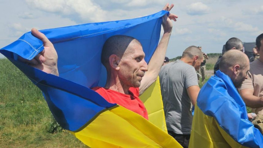 Ucraina şi Rusia anunţă un schimb de prizonieri, printre care şi foşti apărători ai Insulei Şerpilor. Moscova a returnat şi 212 cadavre