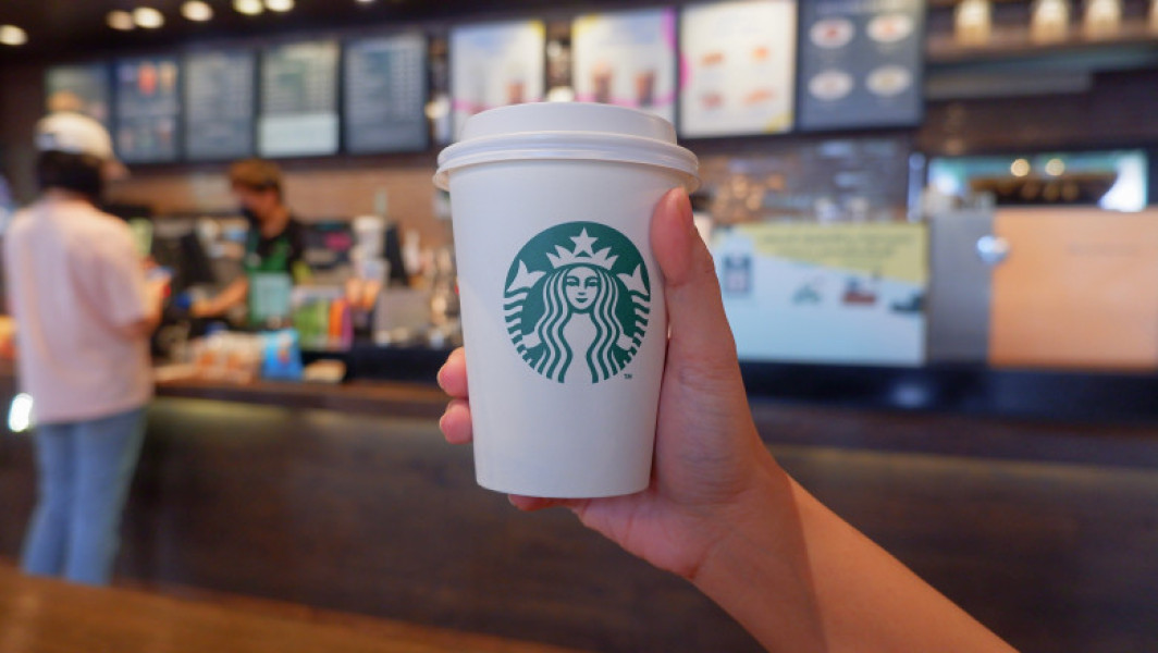 Starbucks înregistrează scăderi ale vânzărilor pe fondul prețurilor ridicate