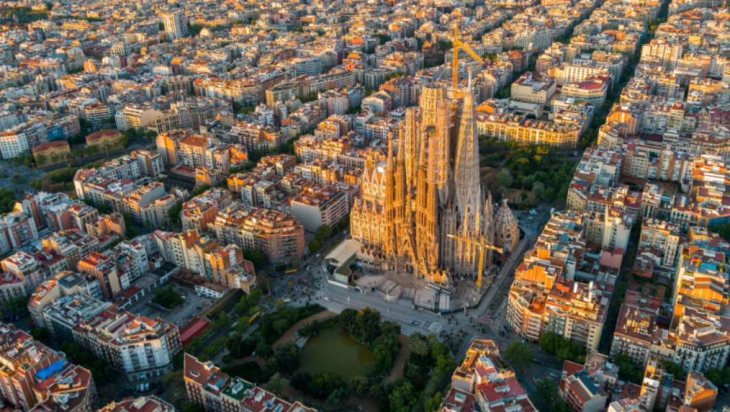 Barcelona interzice închirierea apartamentelor turistice începând din 2028